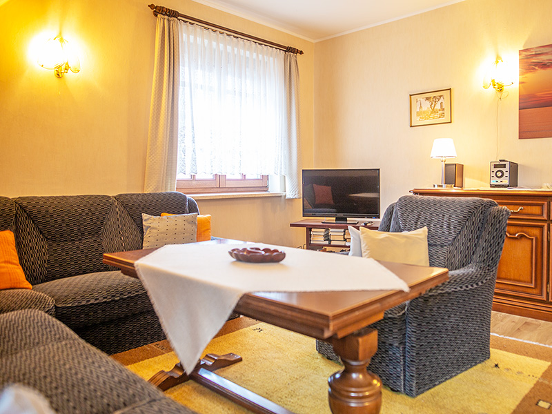 Ferienwohnung 'Karlas Hus': Blick durch das Wohnzimmer